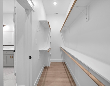 4834 Higgins Street - Photo Thumbnail 17