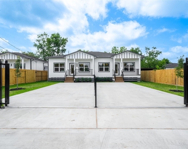4834 Higgins Street - Photo Thumbnail 30