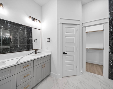 4834 Higgins Street - Photo Thumbnail 15