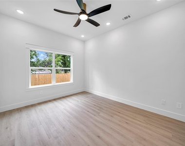 4834 Higgins Street - Photo Thumbnail 13