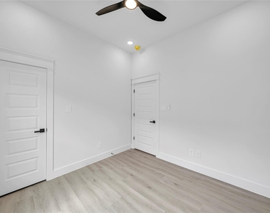 4834 Higgins Street - Photo Thumbnail 18