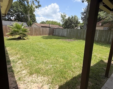 2110 Bentvine Drive - Photo Thumbnail 10