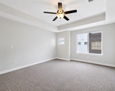 616 Lester Street - Photo Thumbnail 12