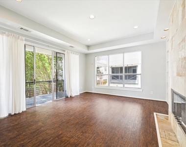 616 Lester Street - Photo Thumbnail 6