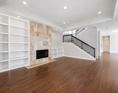 616 Lester Street - Photo Thumbnail 7