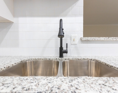 14600 Fonmeadow Drive - Photo Thumbnail 7