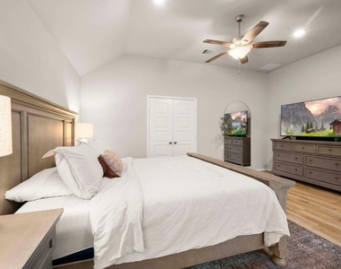 326 Jewett Meadow Drive - Photo Thumbnail 17