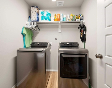 326 Jewett Meadow Drive - Photo Thumbnail 18