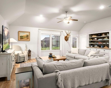 326 Jewett Meadow Drive - Photo Thumbnail 10