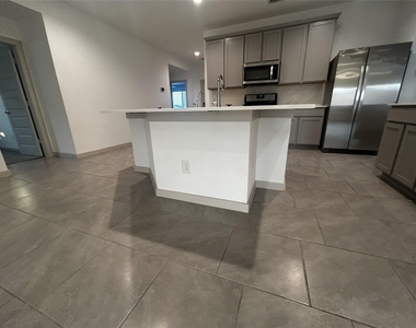 3810 Lila Lake Lane - Photo Thumbnail 18
