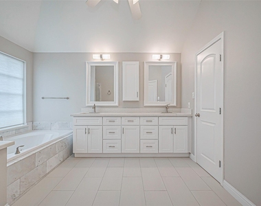5410 Portage Rock Lane - Photo Thumbnail 38