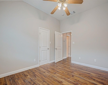 5410 Portage Rock Lane - Photo Thumbnail 34