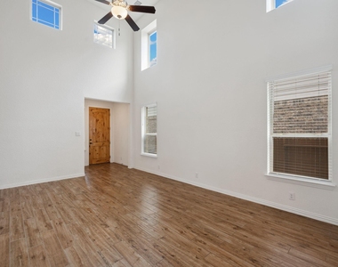 2013 Flametree Avenue - Photo Thumbnail 1