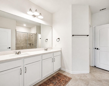 2013 Flametree Avenue - Photo Thumbnail 10