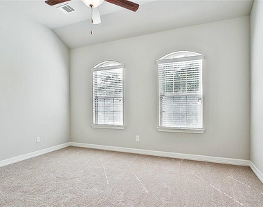 44 Woodland Hills Drive - Photo Thumbnail 6