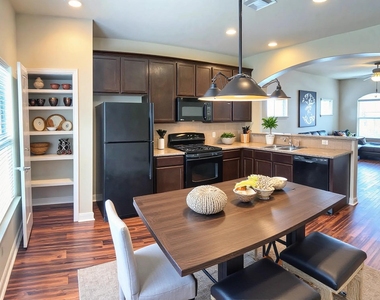 44 Woodland Hills Drive - Photo Thumbnail 5