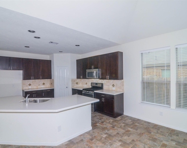 15207 Keystone Bend Lane - Photo Thumbnail 4