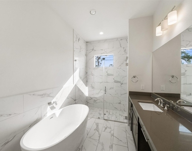 2616 Riverside Drive - Photo Thumbnail 22