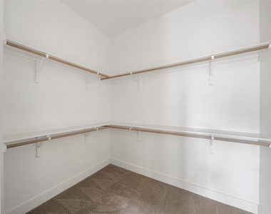 2616 Riverside Drive - Photo Thumbnail 23