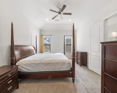 2616 Riverside Drive - Photo Thumbnail 19