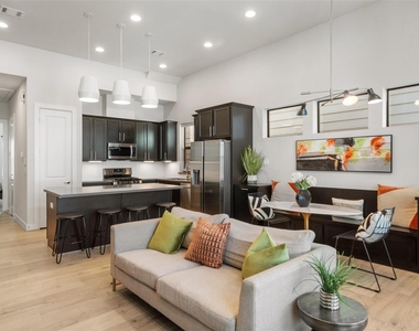 2616 Riverside Drive - Photo Thumbnail 11