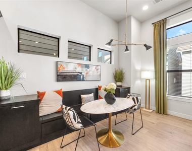 2616 Riverside Drive - Photo Thumbnail 12