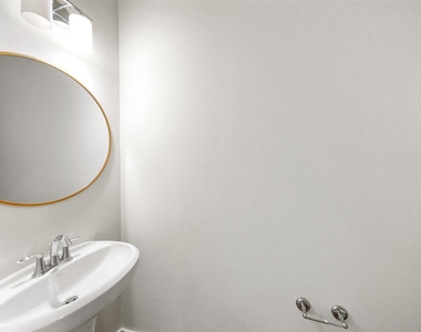 2616 Riverside Drive - Photo Thumbnail 18