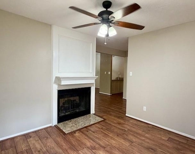 3602 Chapel Square Drive - Photo Thumbnail 10