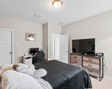 4106 Sherman Oak Lane - Photo Thumbnail 24