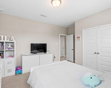 4106 Sherman Oak Lane - Photo Thumbnail 22