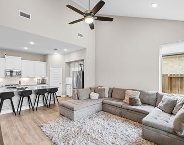 4106 Sherman Oak Lane - Photo Thumbnail 9