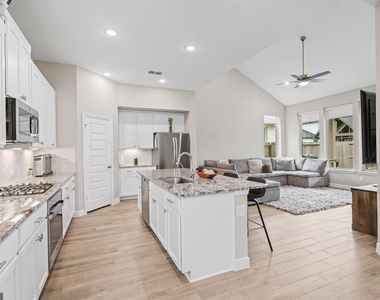 4106 Sherman Oak Lane - Photo Thumbnail 5