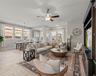 2918 Muhley Street - Photo Thumbnail 8