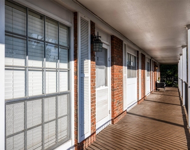 403 E Main Street - Photo Thumbnail 6