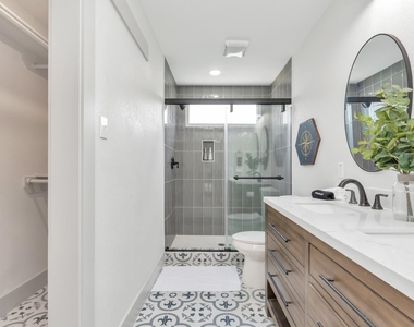 804 34th Street - Photo Thumbnail 15