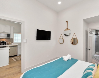 804 34th Street - Photo Thumbnail 13