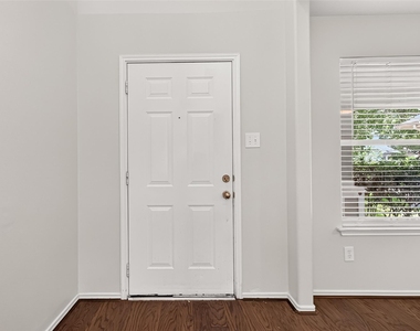 202 N Vesper Bend Circle - Photo Thumbnail 7