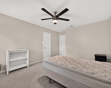 202 N Vesper Bend Circle - Photo Thumbnail 32