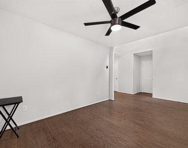 202 N Vesper Bend Circle - Photo Thumbnail 9