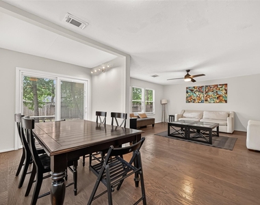 202 N Vesper Bend Circle - Photo Thumbnail 10