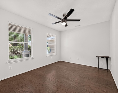 202 N Vesper Bend Circle - Photo Thumbnail 8