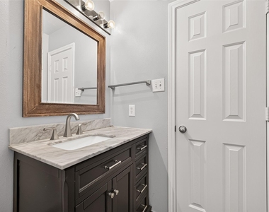 202 N Vesper Bend Circle - Photo Thumbnail 35
