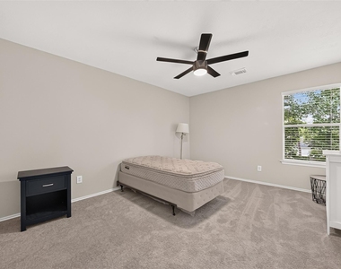 202 N Vesper Bend Circle - Photo Thumbnail 31
