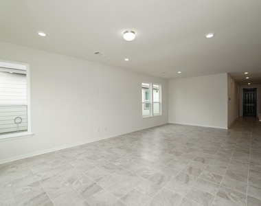 4807 Westfield Pines Drive - Photo Thumbnail 7