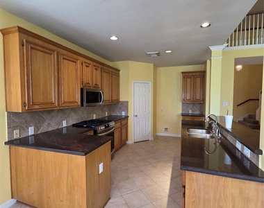 6030 Gablestone Lane - Photo Thumbnail 10
