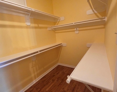 6030 Gablestone Lane - Photo Thumbnail 21