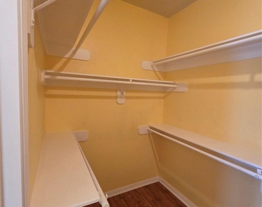 6030 Gablestone Lane - Photo Thumbnail 22