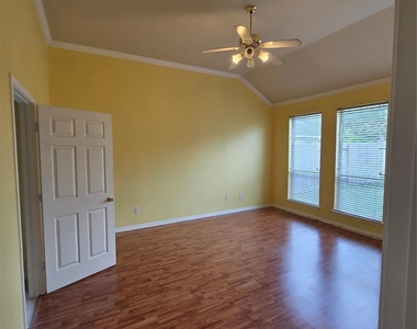6030 Gablestone Lane - Photo Thumbnail 18