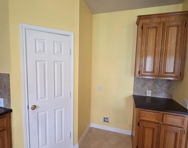6030 Gablestone Lane - Photo Thumbnail 13