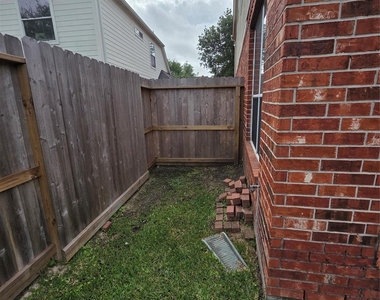 6030 Gablestone Lane - Photo Thumbnail 31